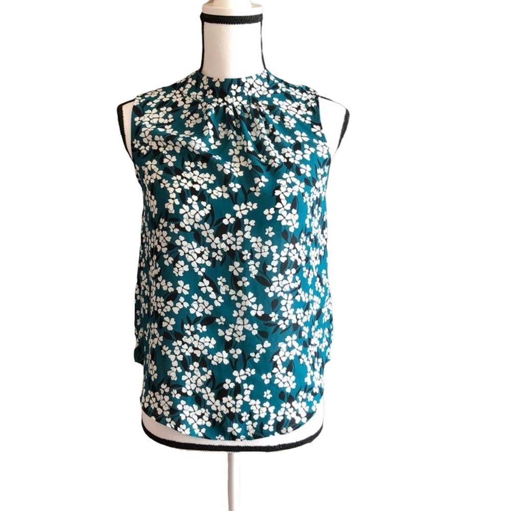 NWT Who What Wear Sleeveless Blouse Turquoise White Floral Mock Neck Size XS